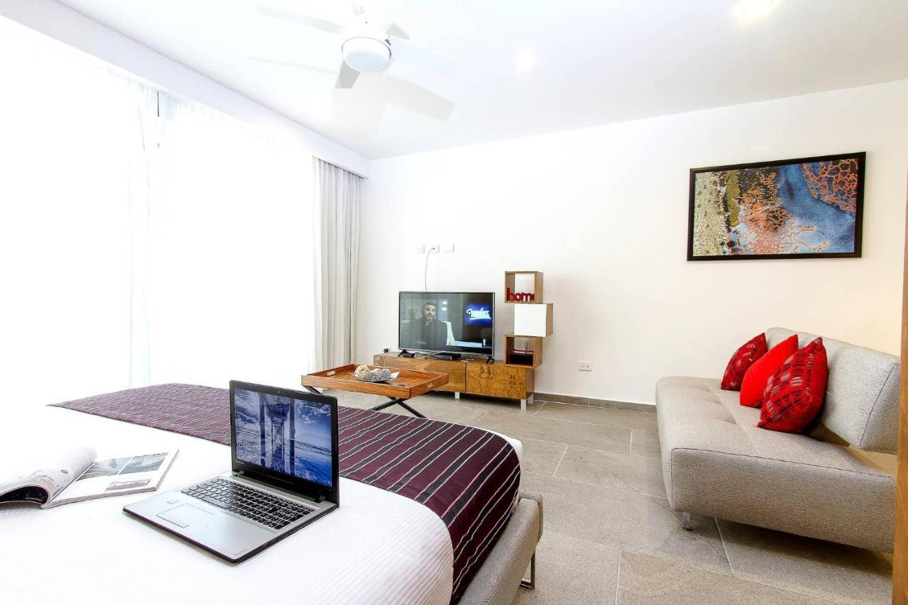 Charming, Huge & Bright On The New 5th Avenue, 3 Blocks From The Beach! Apartamento